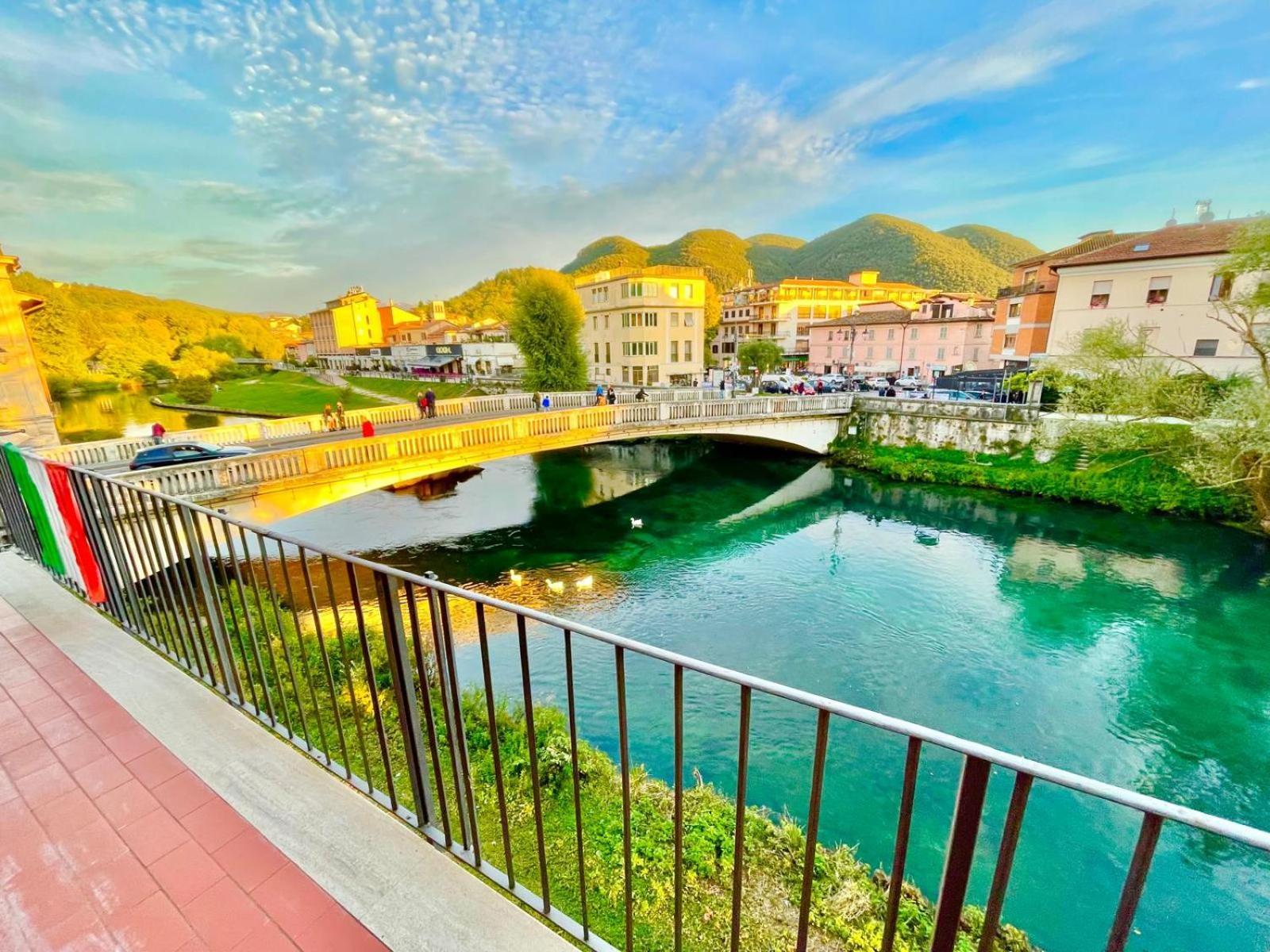 Tra I Due Ponti Apartamento Rieti Exterior foto